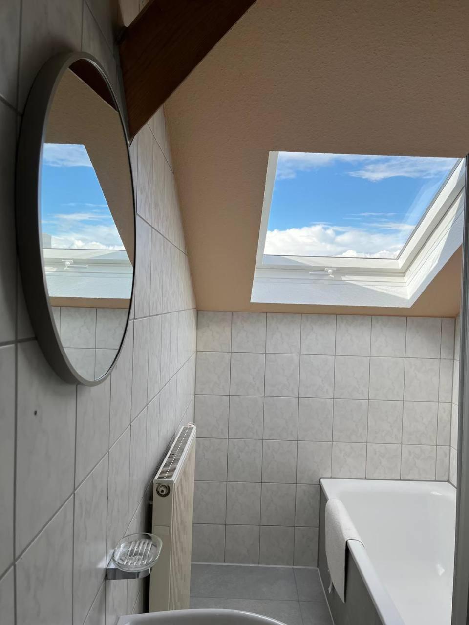 Schoene Dachgeschosswohnung Im Herzen Von Deidesheim Ngoại thất bức ảnh